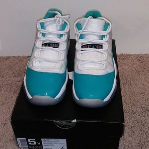 Air Jordan 11 Retro Low GG Aqua Safari